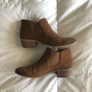 Suede Cognac Chelsea Festival Booties 🌿